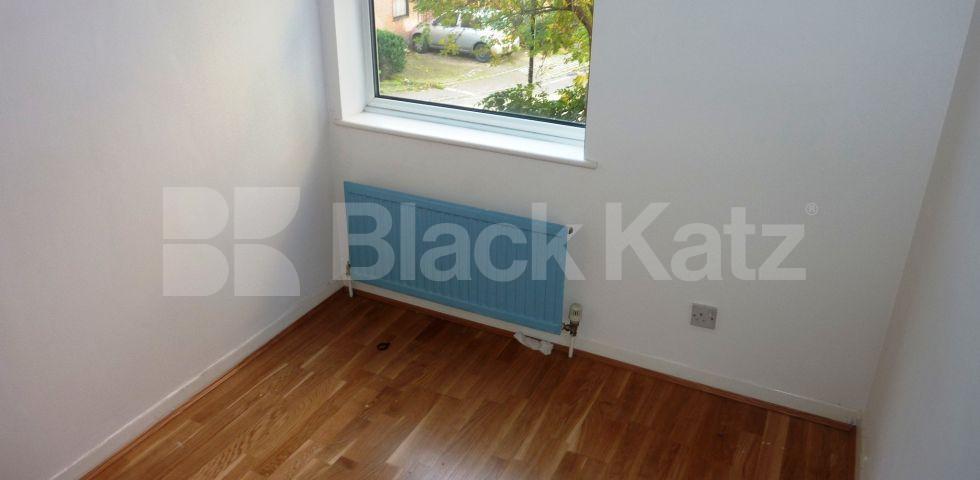 			NEW INSTRUCTION!, 2 Bedroom, 1 bath, 1 reception Flat			 Weavers Way, CAMDEN